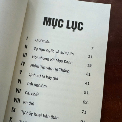 SỰ TỰ TIN - HÀNH TRÌNH KHÁM PHÁ KHẢ NĂNG CỦA CHÍNH MÌNH – The School Of Life - Ymate – NXB Dân Trí